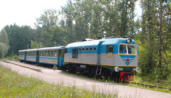Тепловоз ТУ2-195 с поездом на станции Пионерская